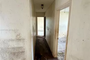 1761 SW 55th Ave, Plantation, FL 33317 - Photo 17