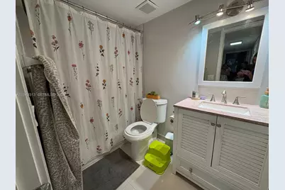 10280 NW 9th St Cir #202, Miami, FL 33172 - Photo 11