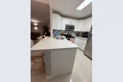 10280 NW 9th St Cir #202, Miami, FL 33172 - Photo 7