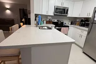 10280 NW 9th St Cir, Miami, FL 33172 - Photo 7