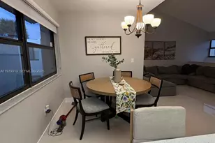 10280 NW 9th St Cir, Miami, FL 33172 - Photo 9