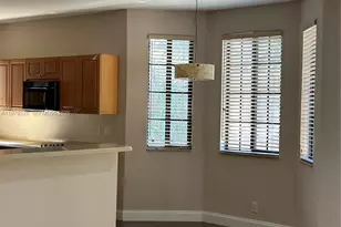 2810 Center Ct Dr, Weston, FL 33332 - Photo 5