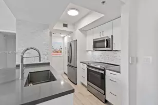 110 Washington Ave, Miami Beach, FL 33139 - Photo 7