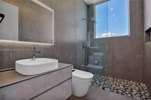 725 NE 22nd St, Miami, FL 33137 - Photo 25