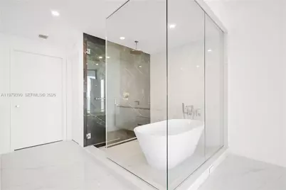 700 NE 24th St #4102, Miami, FL 33137 - Photo 27