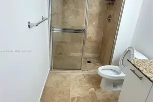 41 SE 5th St, Miami, FL 33131 - Photo 15