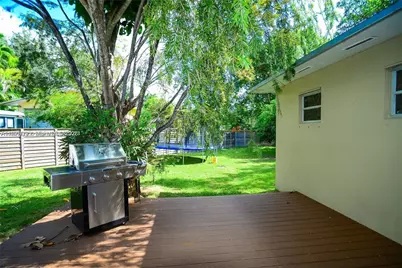 6969 SW 82nd Ct #main, Miami, FL 33143 - Photo 5