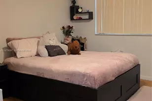 750 NE 199th St, Miami, FL 33179 - Photo 17