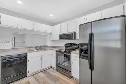 6832 S Palmetto Cir S #201, Boca Raton, FL 33433 - Photo 5
