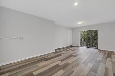 6832 S Palmetto Cir S #201, Boca Raton, FL 33433 - Photo 3