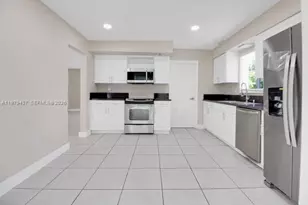 7325 SW 98th Ct, Miami, FL 33173 - Photo 11