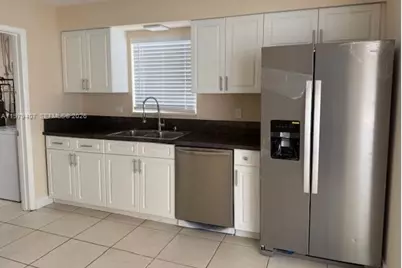 7325 SW 98th Ct, Miami, FL 33173 - Photo 9