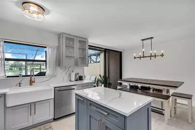 1305 NW 122nd Ter, Pembroke Pines, FL 33026 - Photo 11