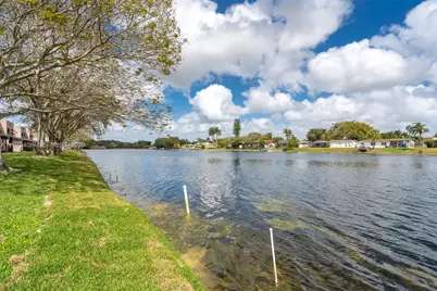 1305 NW 122nd Ter, Pembroke Pines, FL 33026 - Photo 27