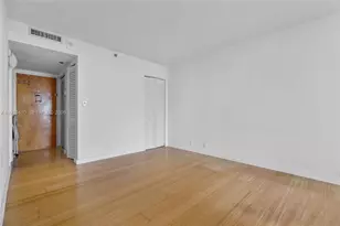 7601 E Treasure Dr, North Bay Village, FL 33141 - Photo 21