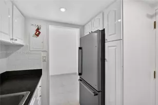 1000 West Ave, Miami Beach, FL 33139 - Photo 13