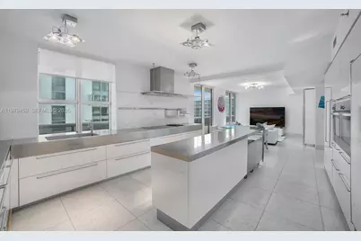 5801 Collins Ave #1200, Miami Beach, FL 33140 - Photo 13