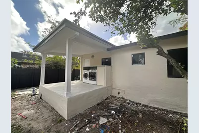 1361 NW 59th St, Miami, FL 33142 - Photo 17