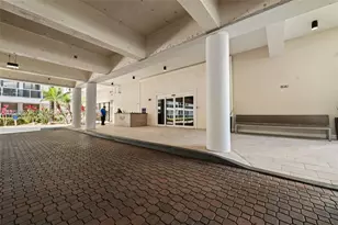 20505 E Country Club Dr, Aventura, FL 33180 - Photo 3