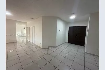 1090 NW 128th Ct, Miami, FL 33182 - Photo 5