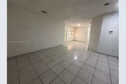 1090 NW 128th Ct, Miami, FL 33182 - Photo 9