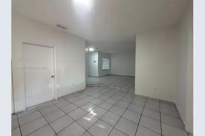 1090 NW 128th Ct, Miami, FL 33182 - Photo 11