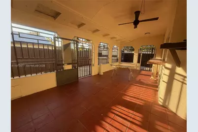 1090 NW 128th Ct, Miami, FL 33182 - Photo 37