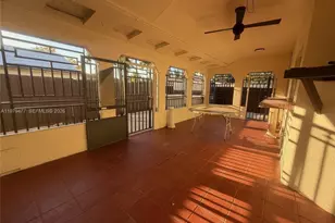 1090 NW 128th Ct, Miami, FL 33182 - Photo 37