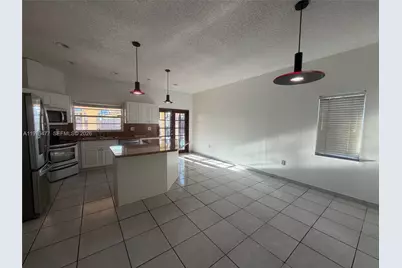 1090 NW 128th Ct, Miami, FL 33182 - Photo 15