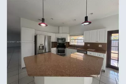 1090 NW 128th Ct, Miami, FL 33182 - Photo 19