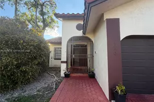 1090 NW 128th Ct, Miami, FL 33182 - Photo 3