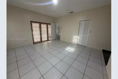 1090 NW 128th Ct, Miami, FL 33182 - Photo 21