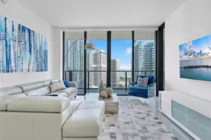 88 SW 7th St, Miami, FL 33130 - Photo 3