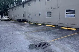 1525 NW 19th Terrace, Miami, FL 33125 - Photo 11