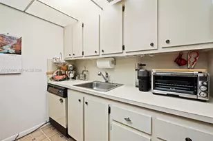 13255 SW 7th Ct, Pembroke Pines, FL 33027 - Photo 13