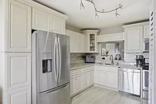 657 Racquet Club Rd, Weston, FL 33326 - Photo 13