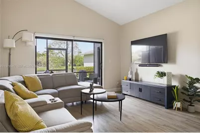 657 Racquet Club Rd #2, Weston, FL 33326 - Photo 7