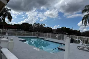 13090 Vista Isles Dr, Sunrise, FL 33325 - Photo 17