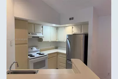 13090 Vista Isles Dr. #126, Sunrise, FL 33325 - Photo 3