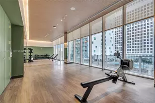 77 SE 5th St, Miami, FL 33131 - Photo 17