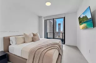 121 NE 5th St, Miami, FL 33132 - Photo 11