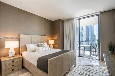 68 SE 6th St #1403, Miami, FL 33131 - Photo 15