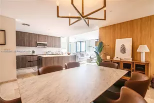 68 SE 6th St, Miami, FL 33131 - Photo 5