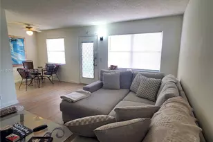 800 SW 131st Ave, Pembroke Pines, FL 33027 - Photo 3