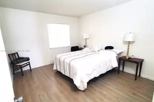 800 SW 131st Ave, Pembroke Pines, FL 33027 - Photo 9