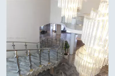 5401 Collins Ave #526, Miami Beach, FL 33140 - Photo 3