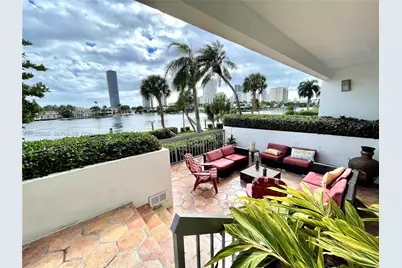 19707 Turnberry Way #TH-5, Aventura, FL 33180 - Photo 1