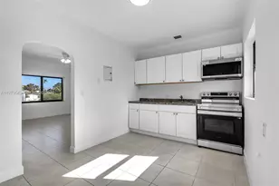 130 SW 31st Ct, Miami, FL 33135 - Photo 3