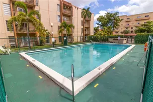 4855 NW 7th St, Miami, FL 33126 - Photo 17