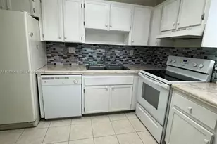9170 Fontainebleau Blvd, Miami, FL 33172 - Photo 3